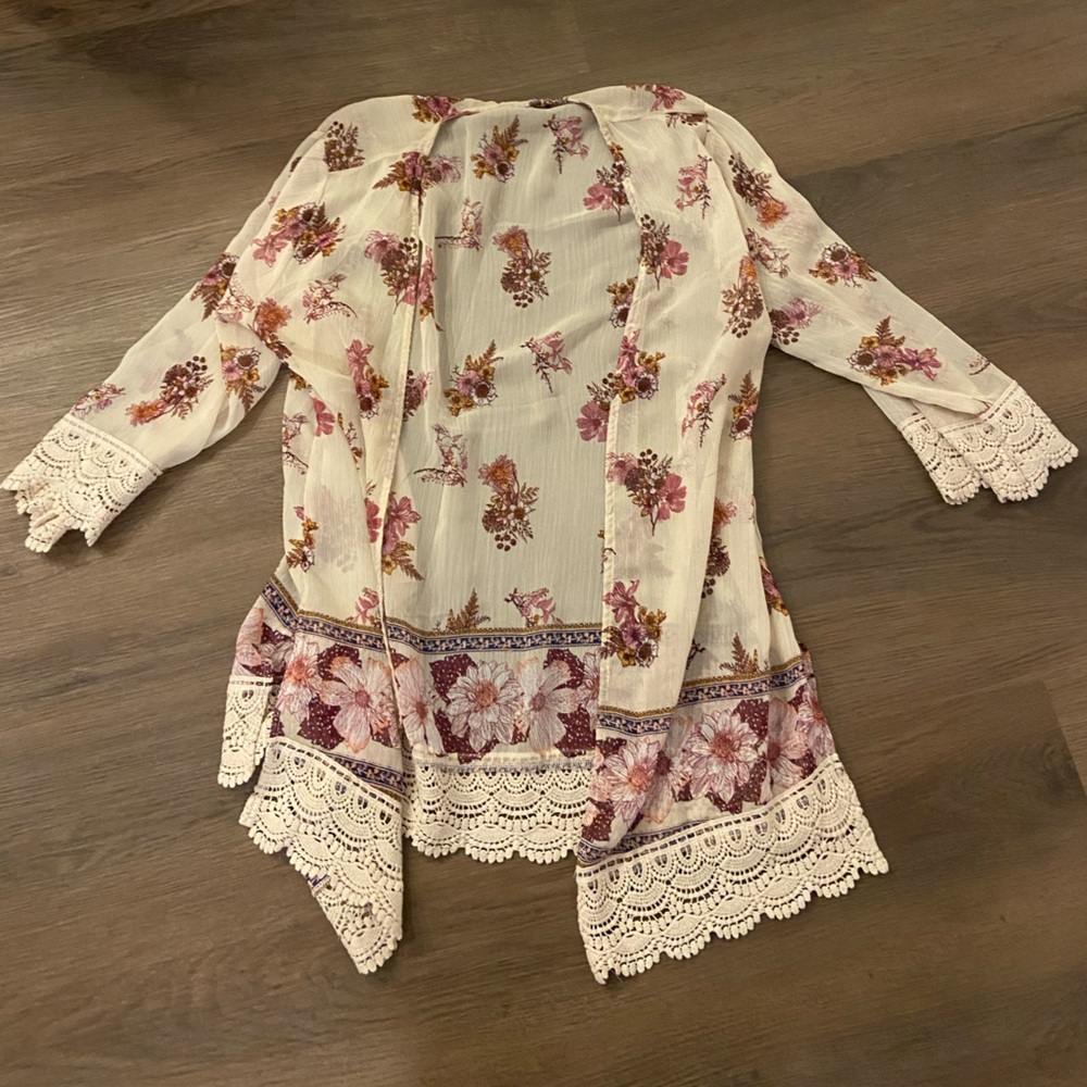 Rewind Cream Floral Lace Women Blouse